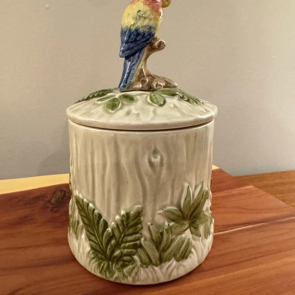 Otagiri 1980 Parrot Small Canister – OMC Japan – Tropical Ceramic 6” - Picture 6 of 9